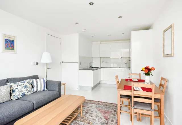 Vintry Court, holiday apartment in City of London & Borough, London